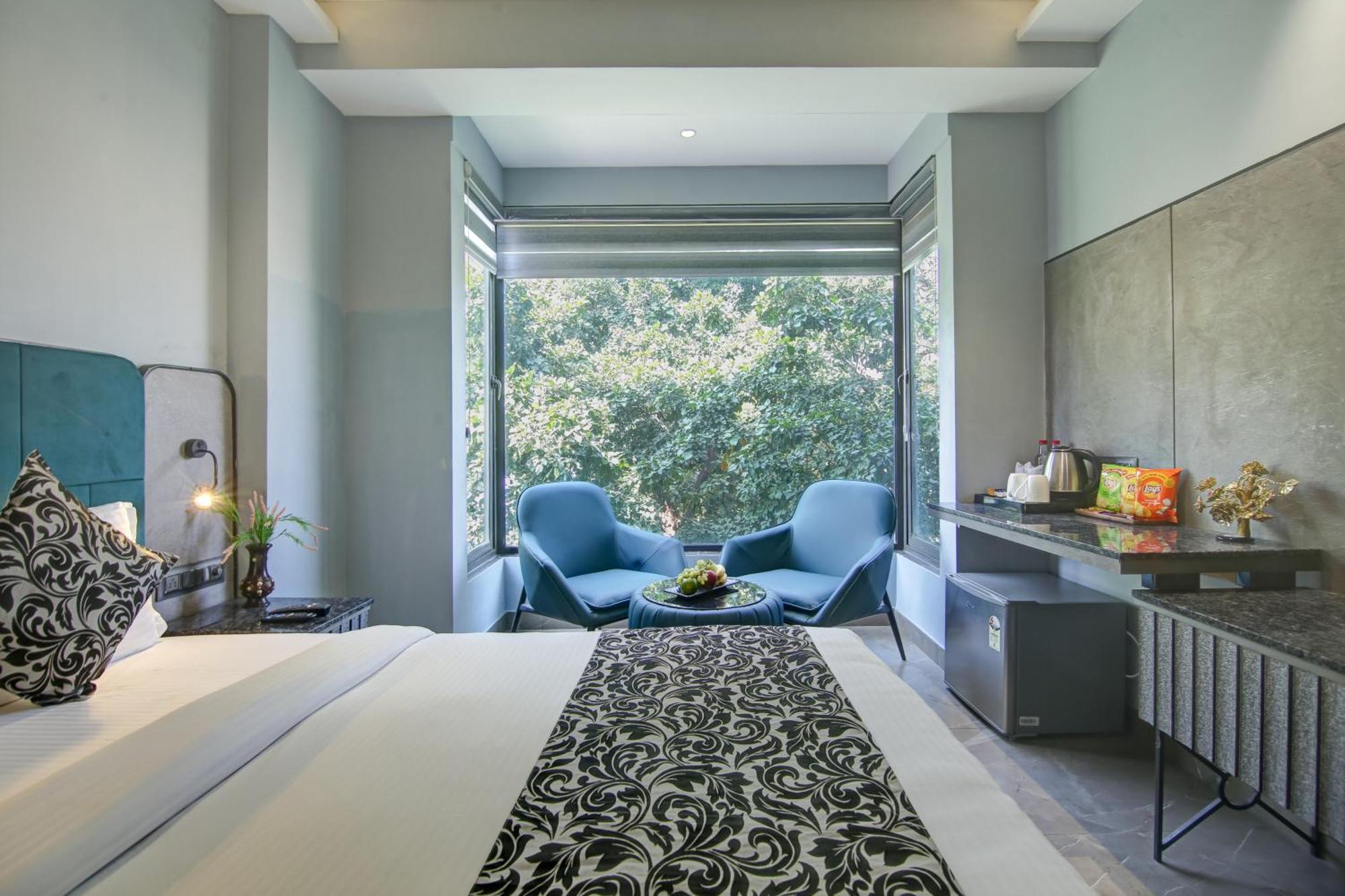 Uptown 1km Connaught Place Hotel 4*