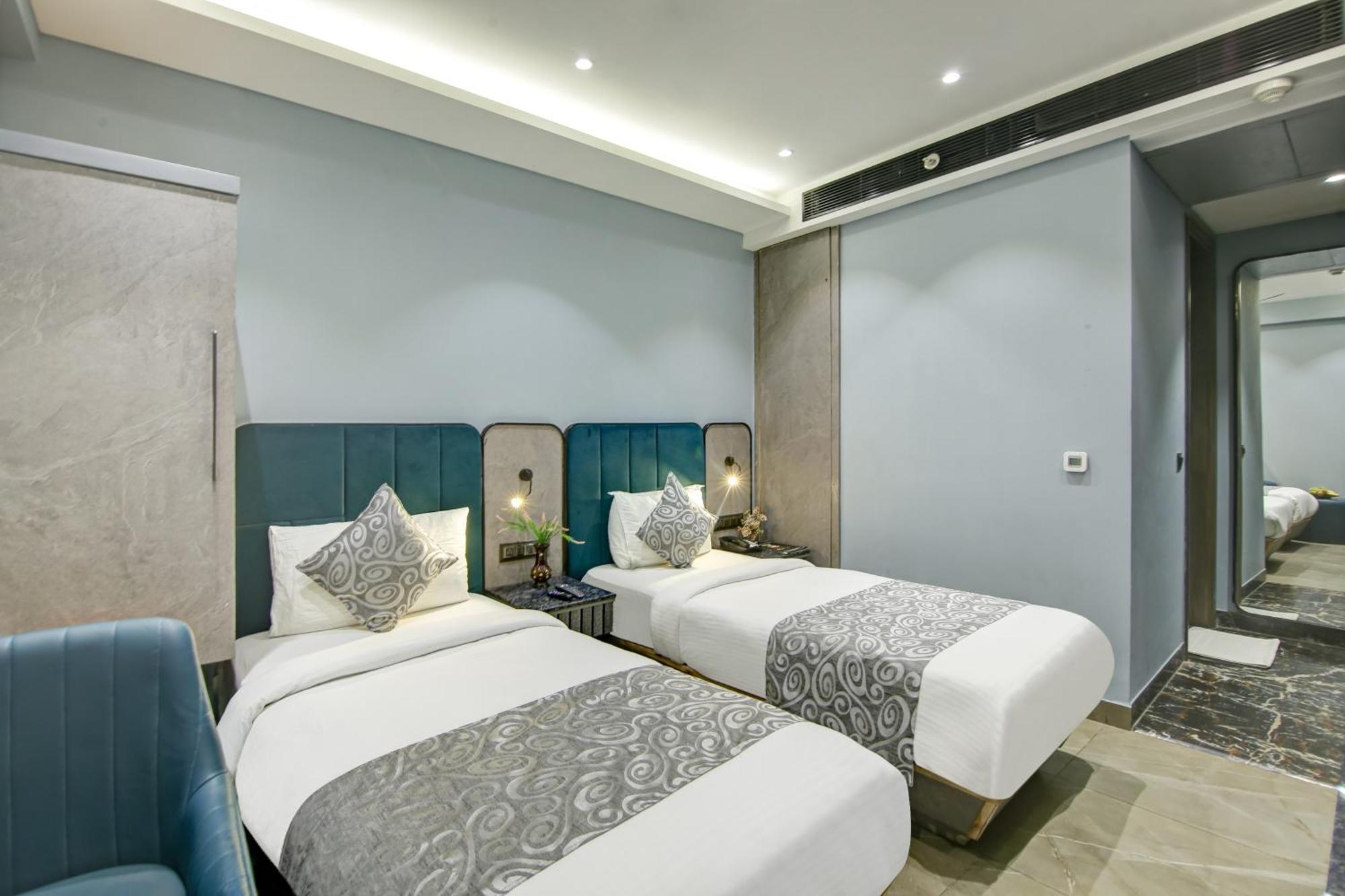 Uptown 1km Connaught Place New Delhi