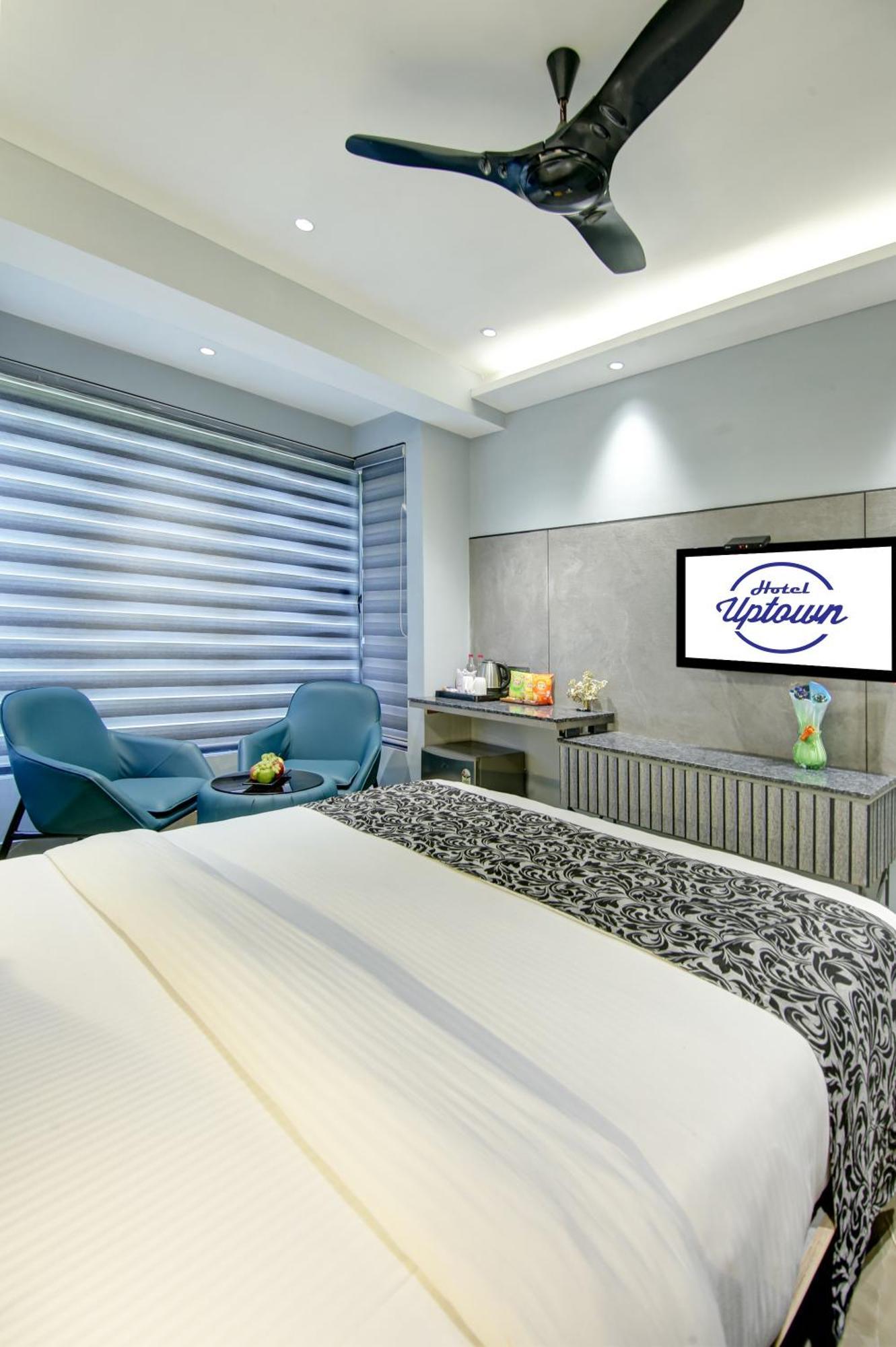 Hotel Uptown 1km Connaught Place New Delhi