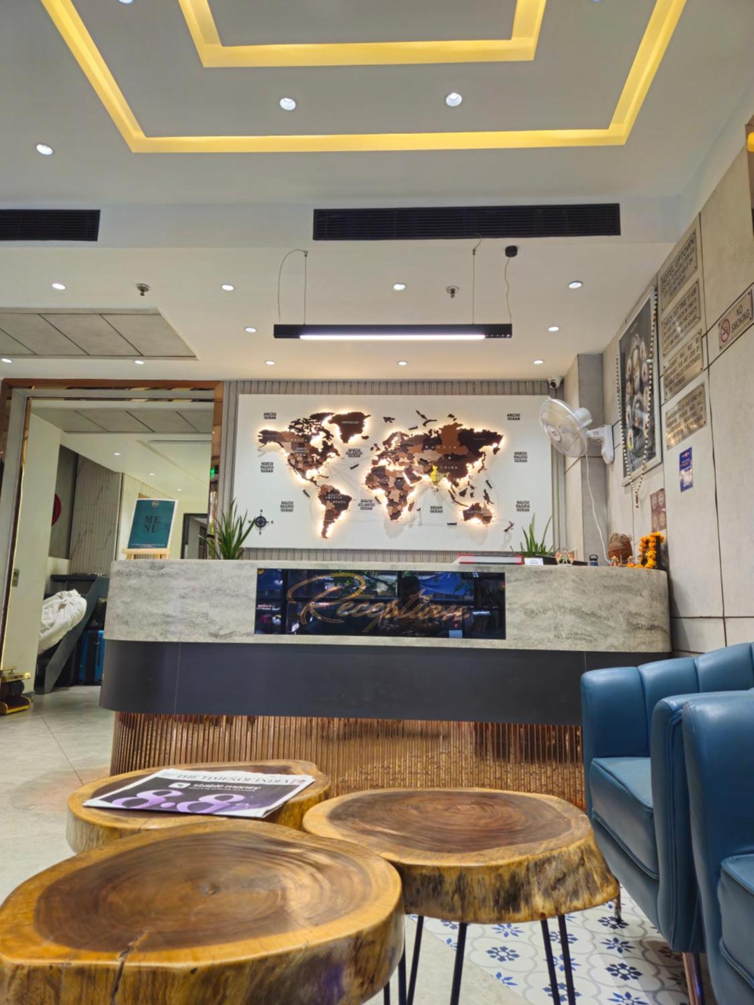 Uptown 1km Connaught Place 4*